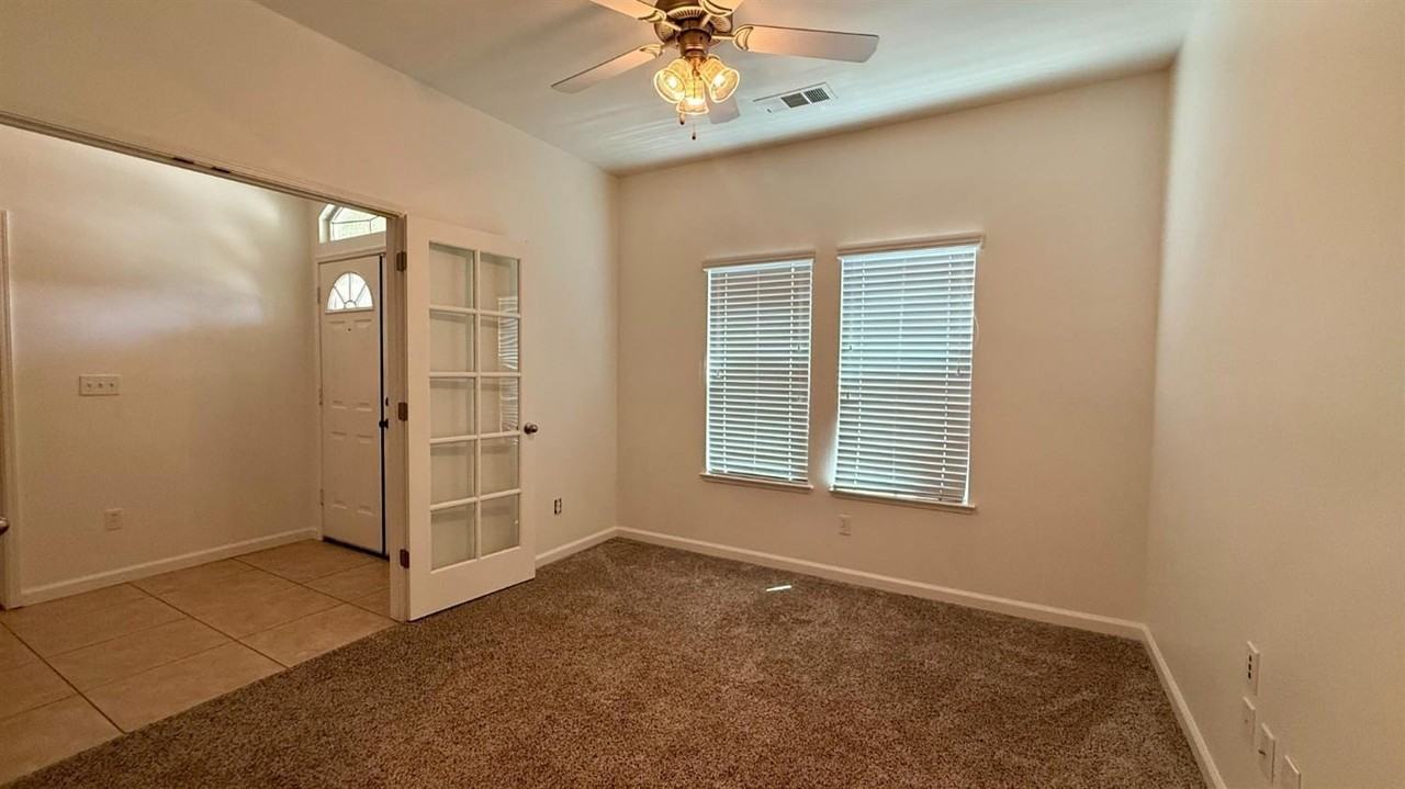1548 W Hampton Cir - Photo 4 of 23