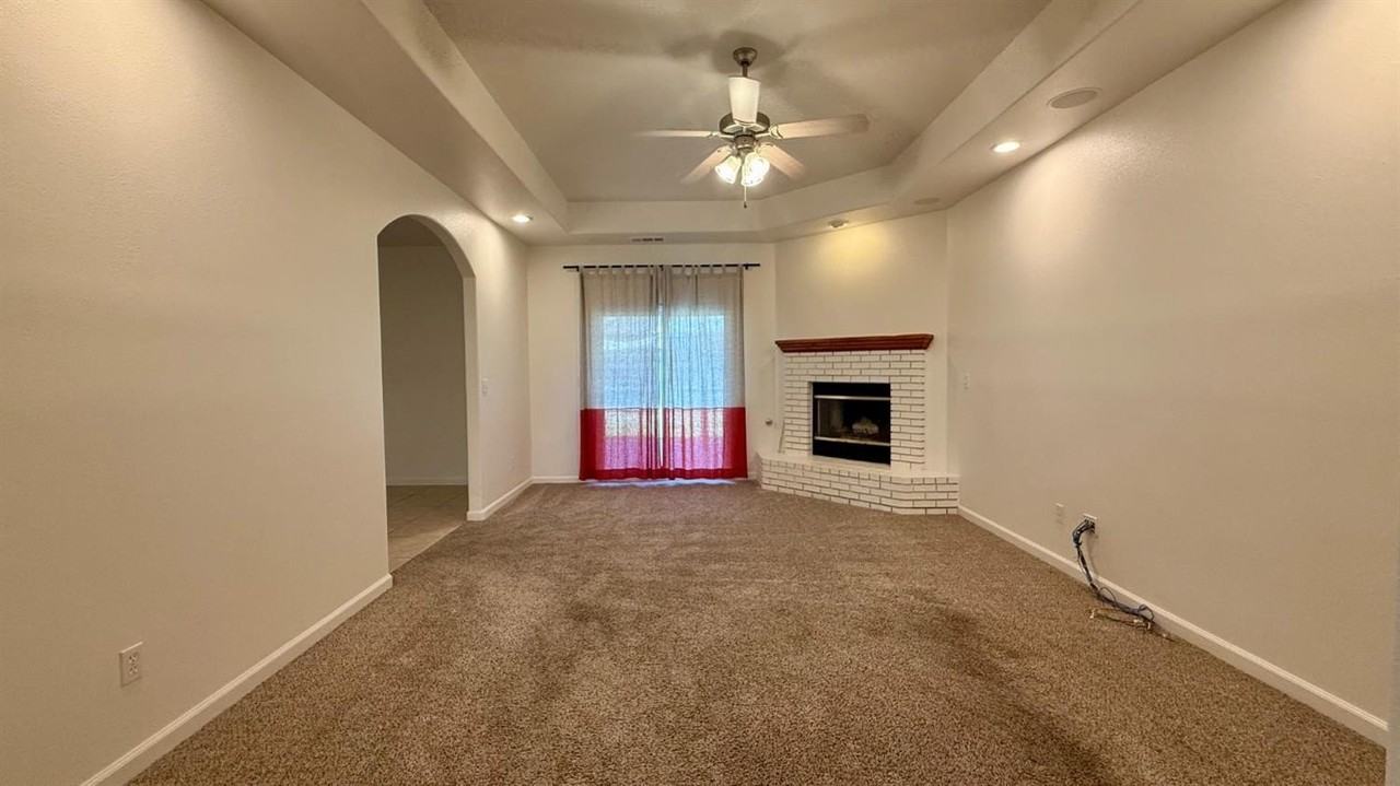 1548 W Hampton Cir - Photo 5 of 23