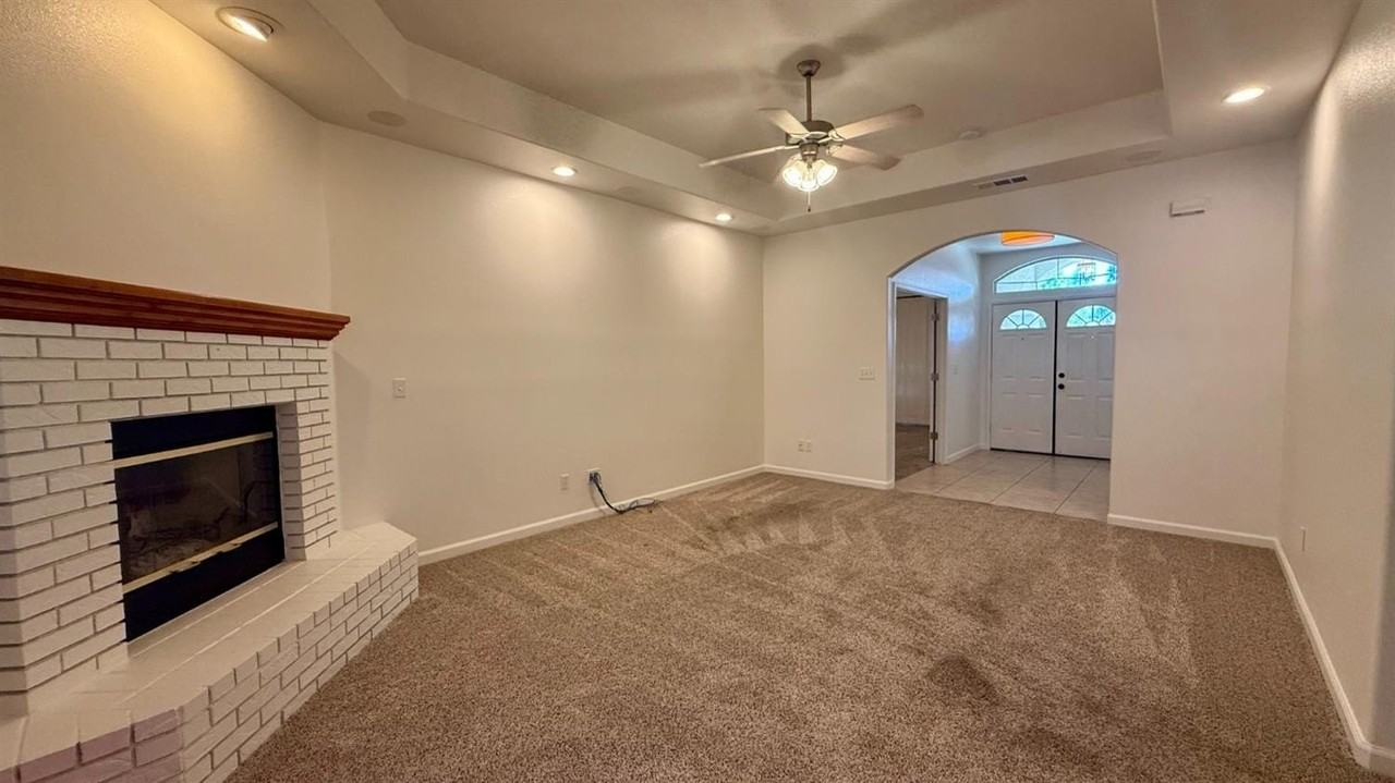 1548 W Hampton Cir - Photo 6 of 23