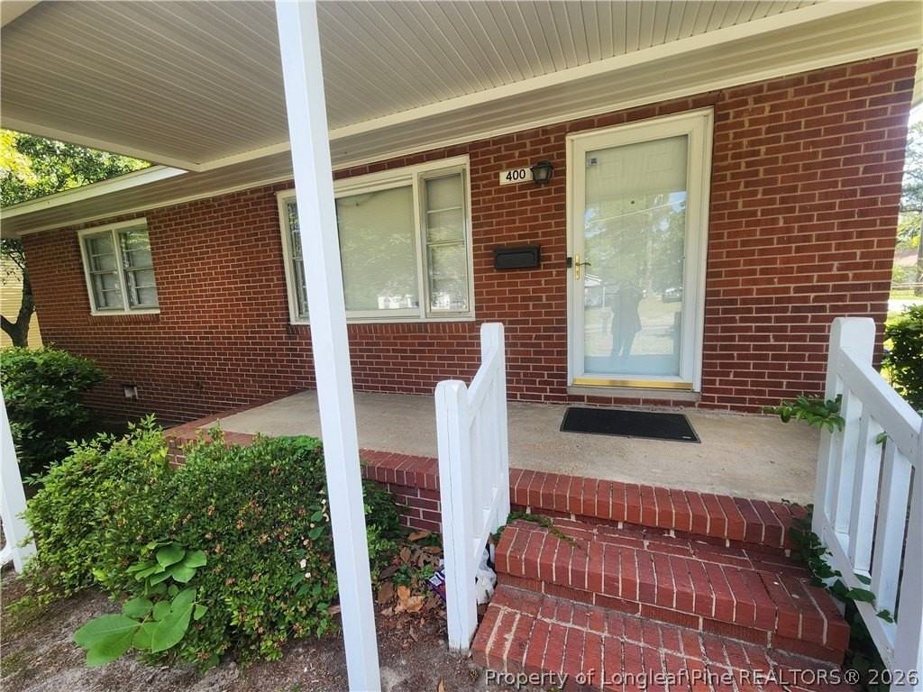 400 Roxie Ave - Photo 3 of 22