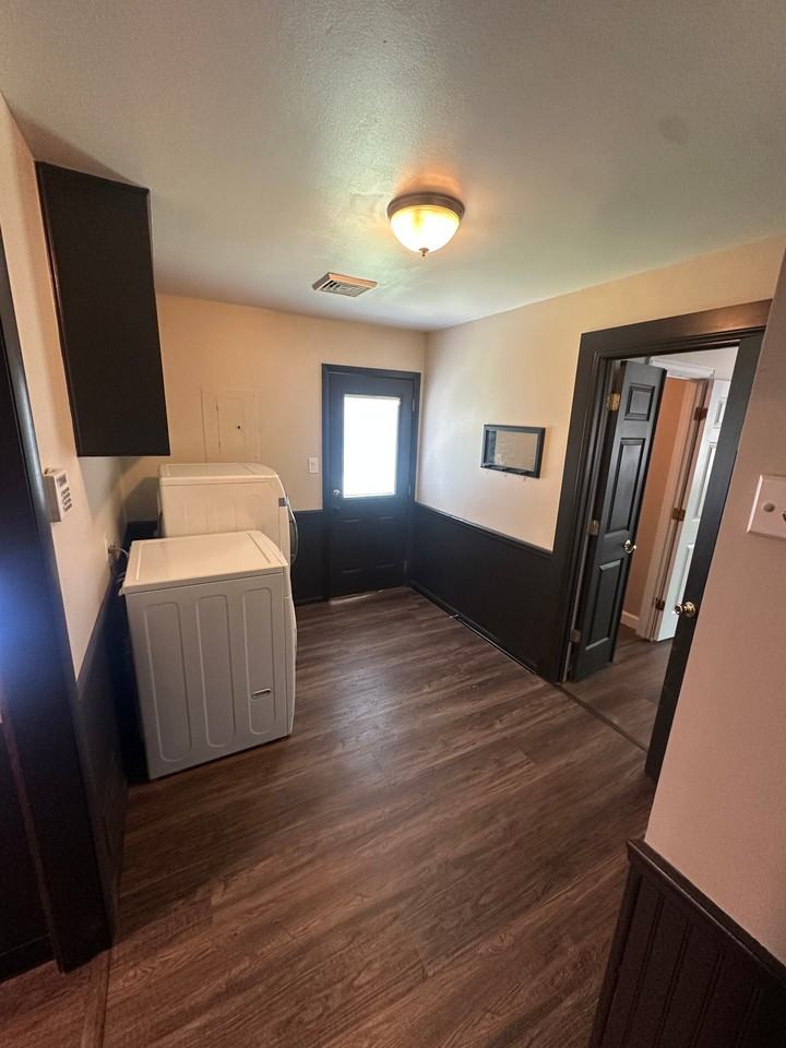 7507 Kimberly Dr - Photo 3 of 11