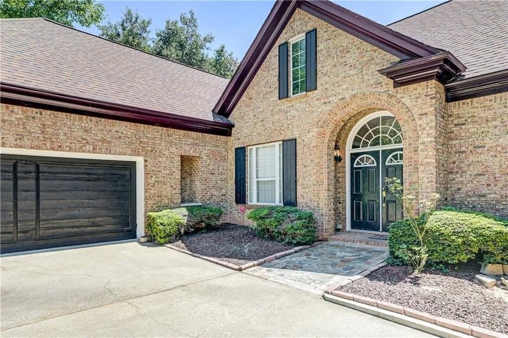 1566 Greyson Rdg - Photo 3 of 50