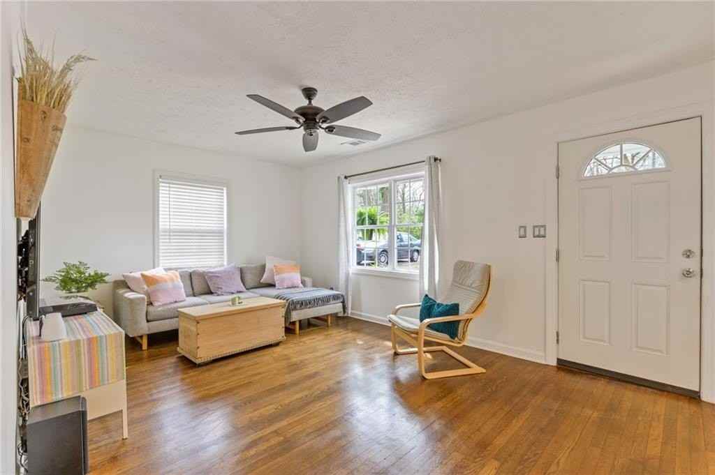 2234 Brunswick Ave - Photo 7 of 25