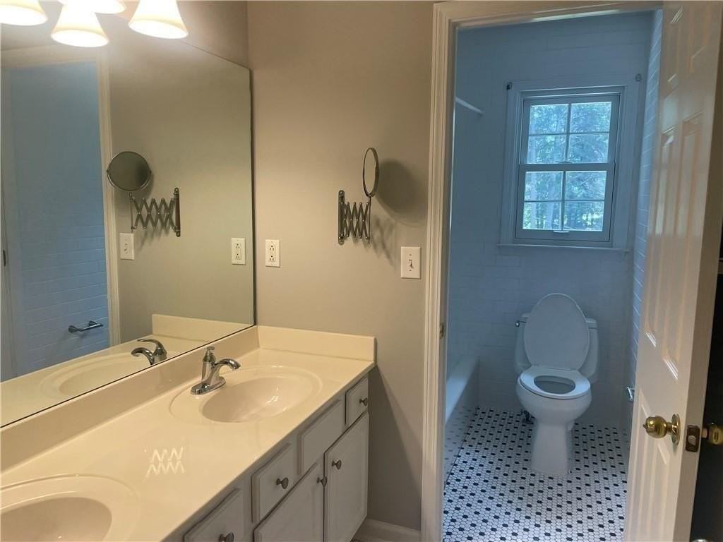 3935 Melody Mizer Ln - Photo 3 of 15