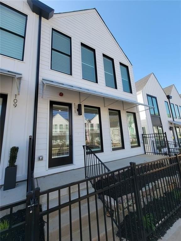 111 Pearl St - Photo 2 of 50