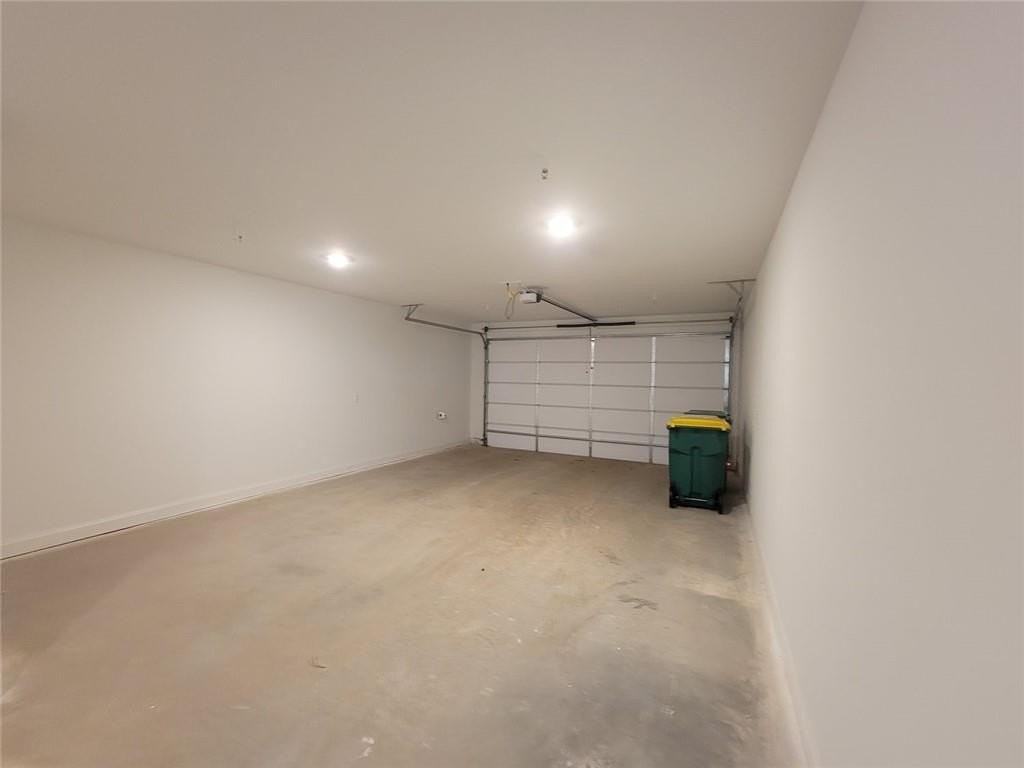111 Pearl St - Photo 4 of 50