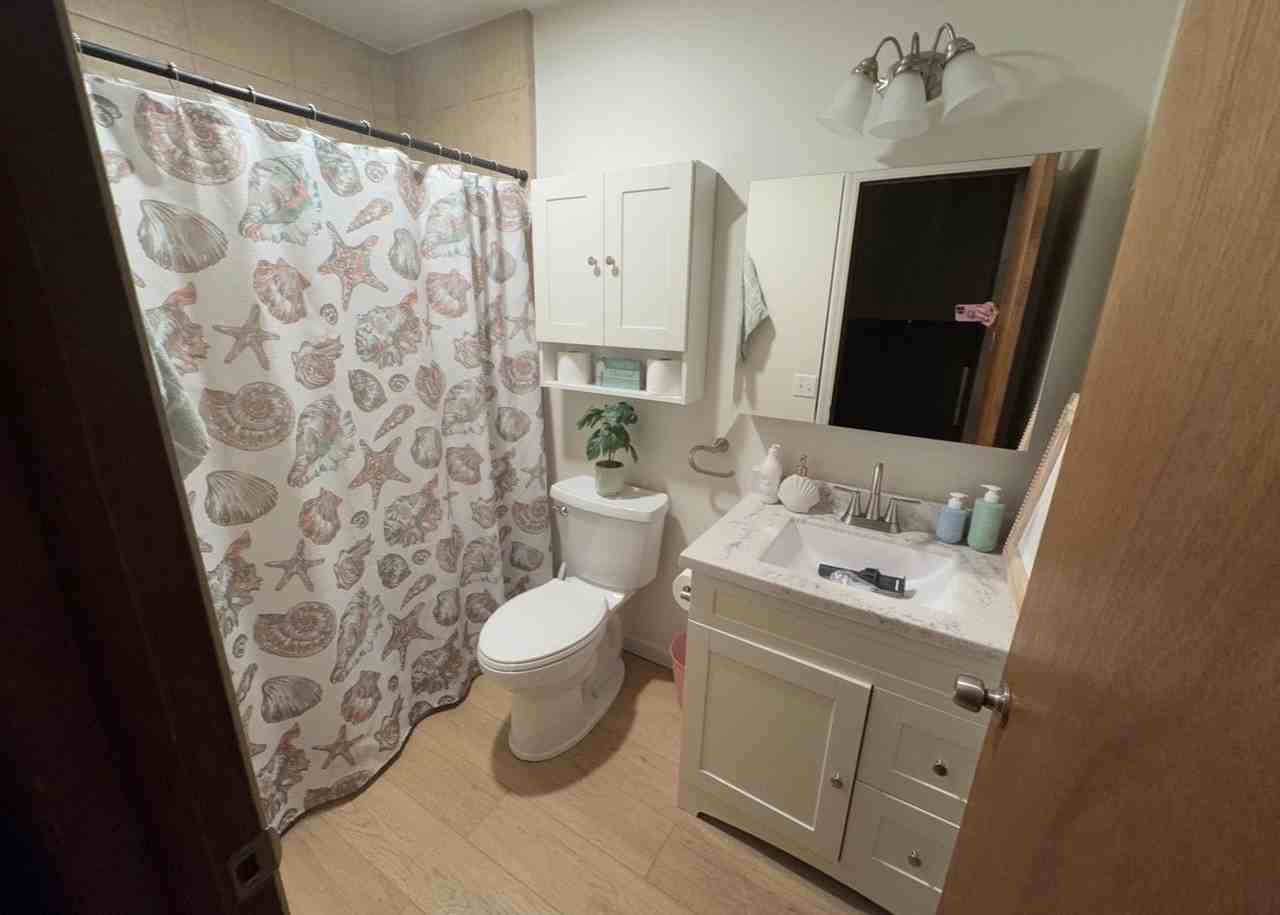 808 Henry St - Photo 2 of 6
