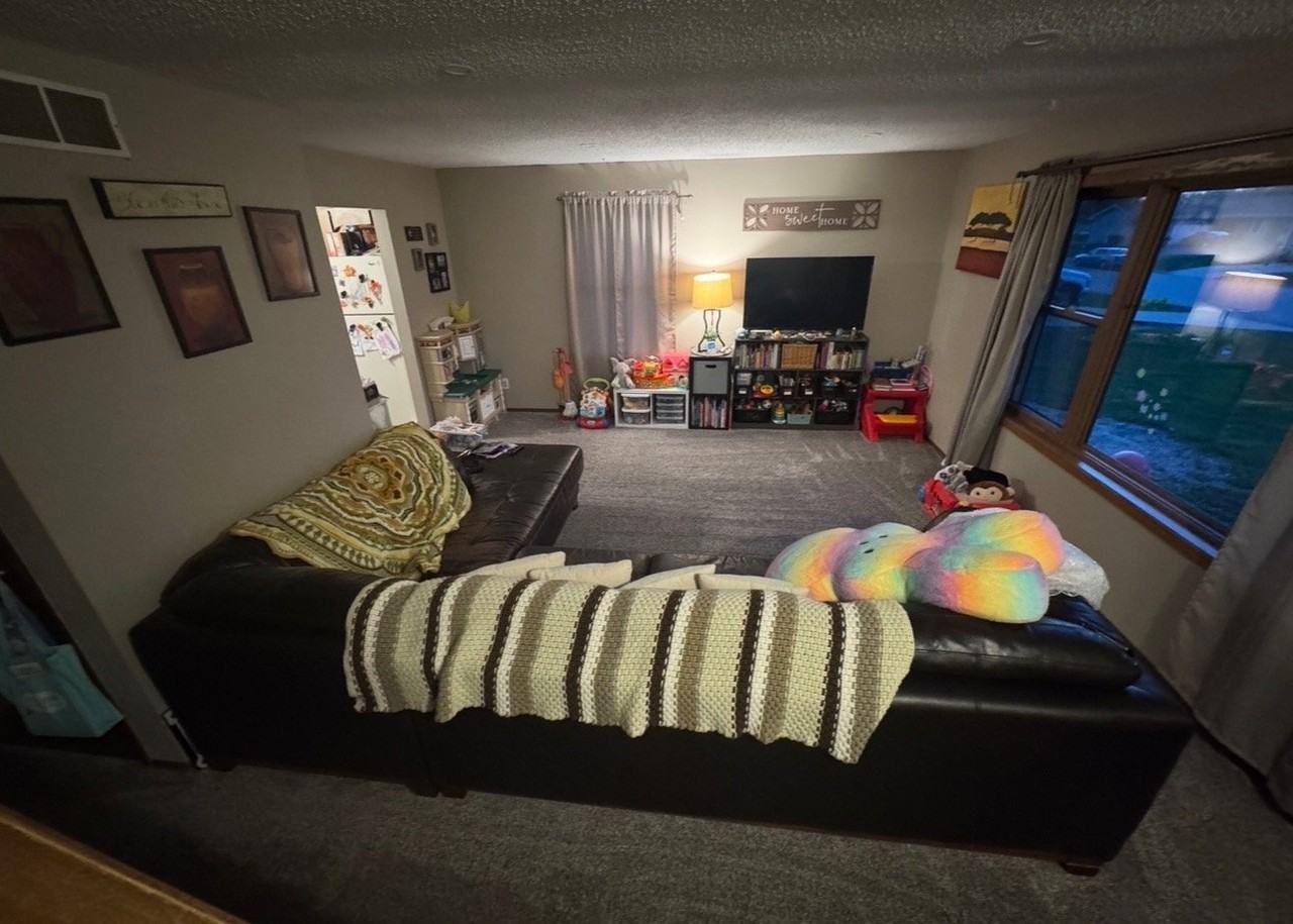 808 Henry St - Photo 3 of 6