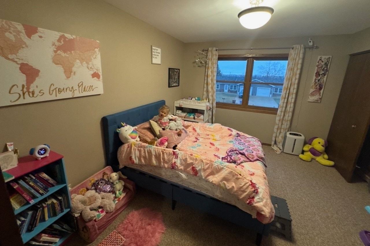 808 Henry St - Photo 4 of 6