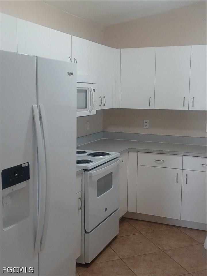 100 Sw Trafalgar Pkwy #104 - Photo 3 of 22