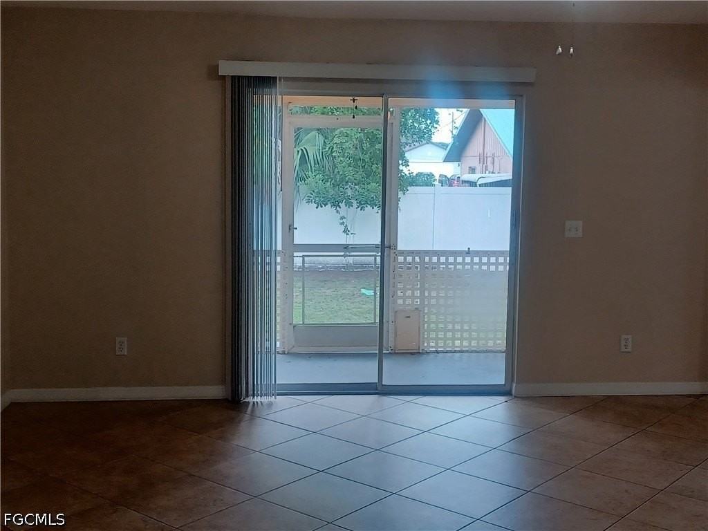 100 Sw Trafalgar Pkwy #104 - Photo 4 of 22
