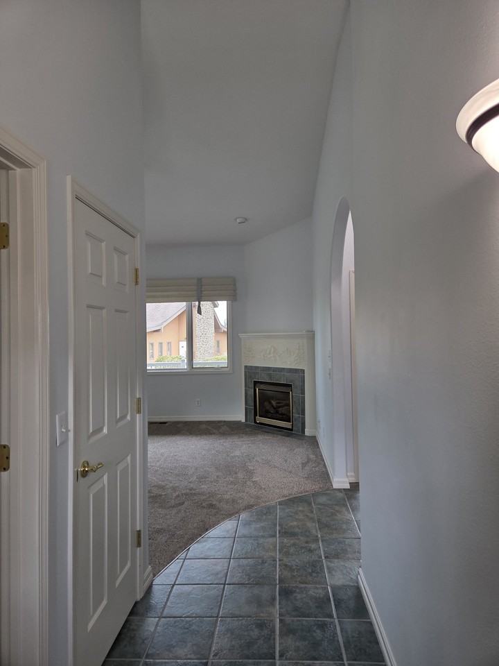 521 Burnham Pl - Photo 3 of 21