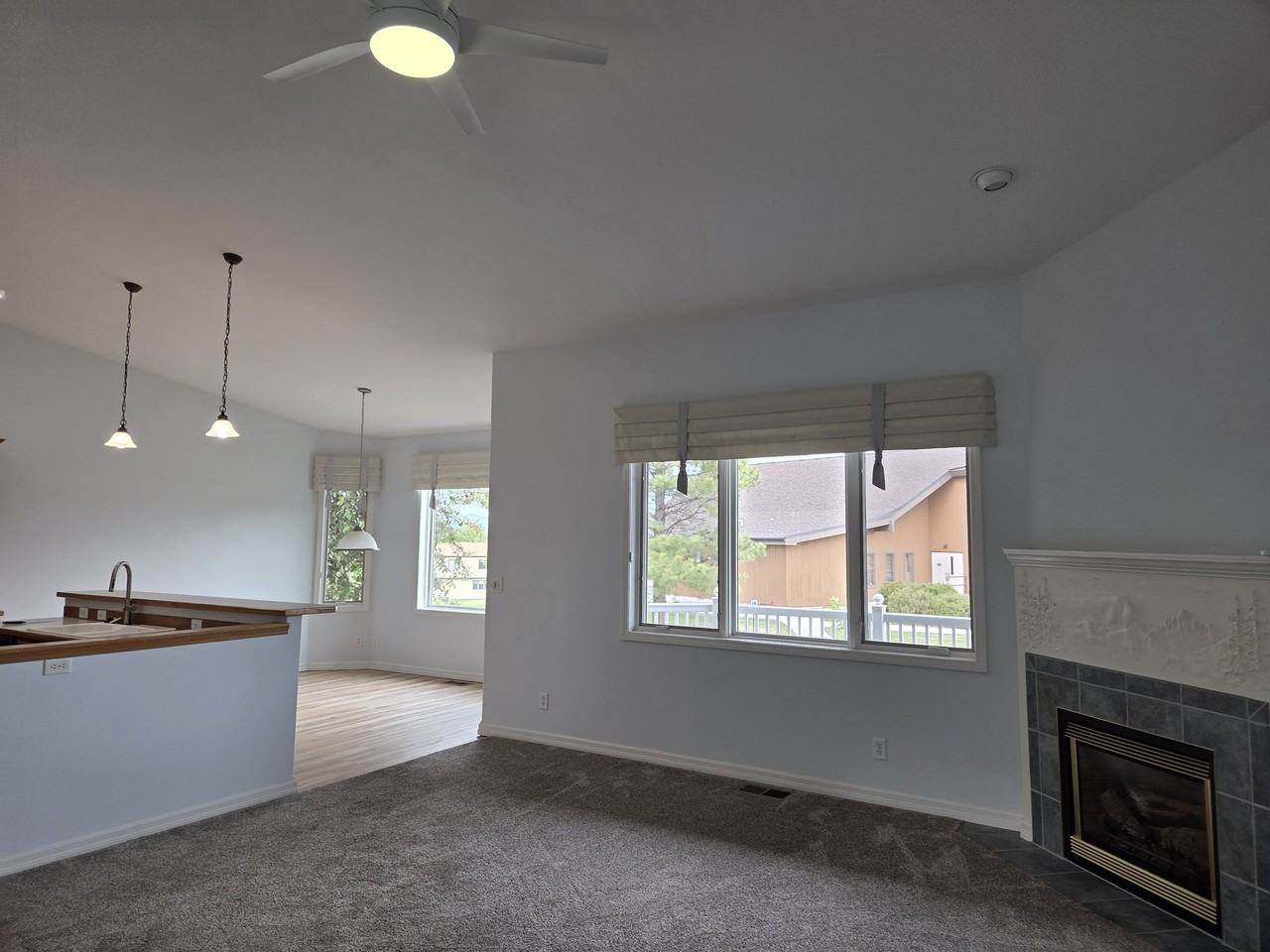 521 Burnham Pl - Photo 4 of 21