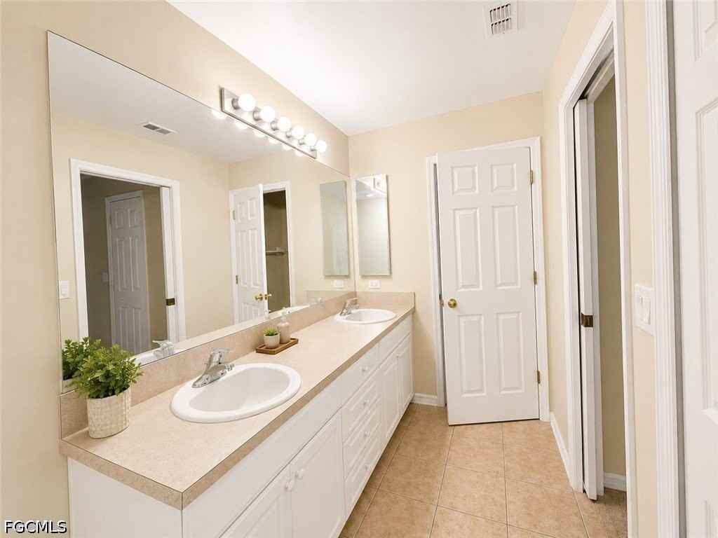4141 Ne 19th Pl - Photo 6 of 13