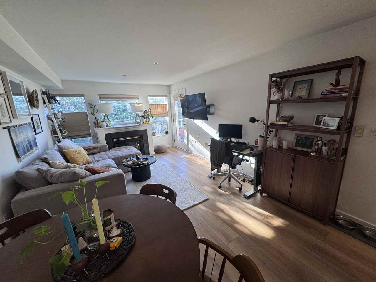 3919 Latona Ave Ne - Photo 4 of 11
