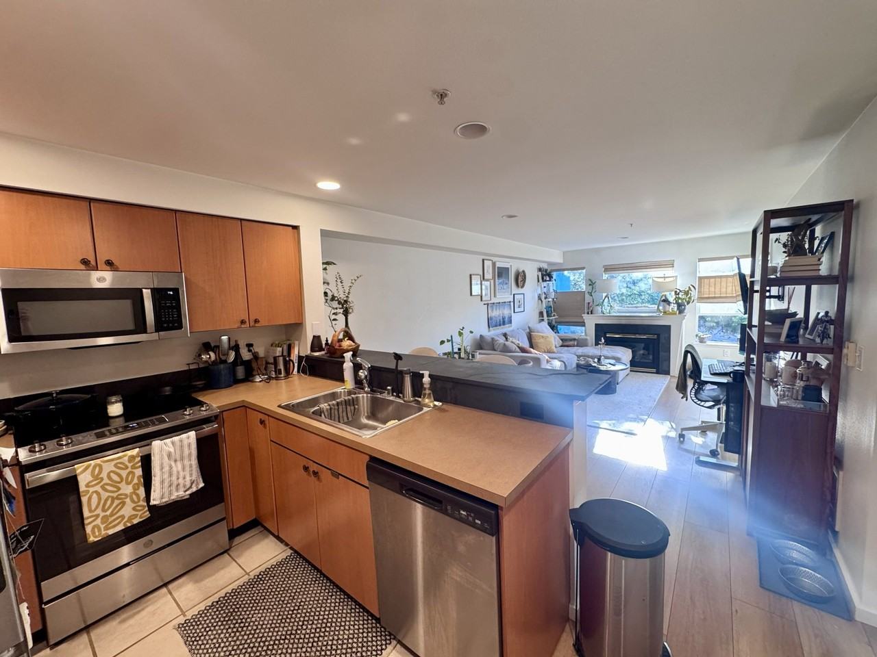 3919 Latona Ave Ne - Photo 6 of 11