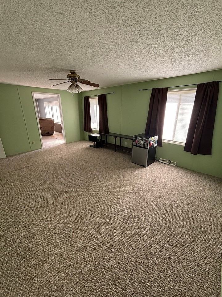 414 Main St W - Photo 7 of 8