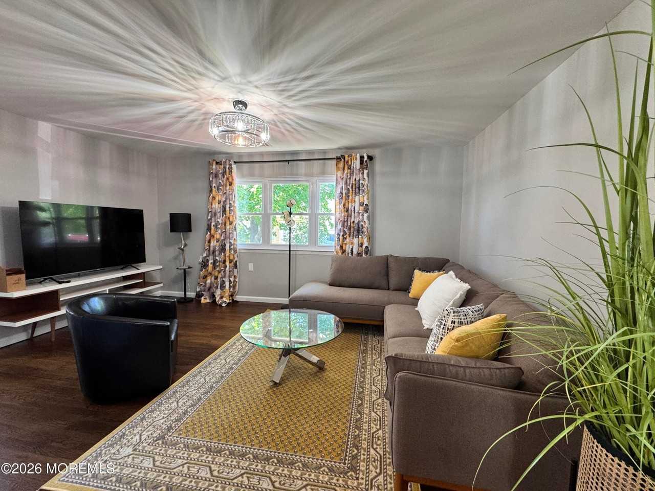 8 Palm Springs Ct - Photo 5 of 13