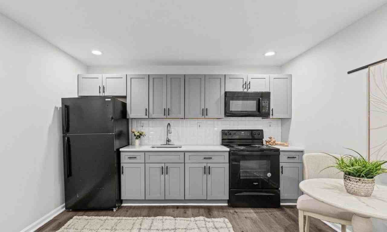 5132 Pembridge Ave - Photo 3 of 5