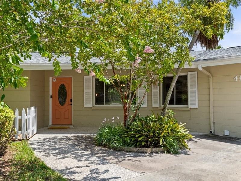 460 Magellan Dr - Photo 4 of 20