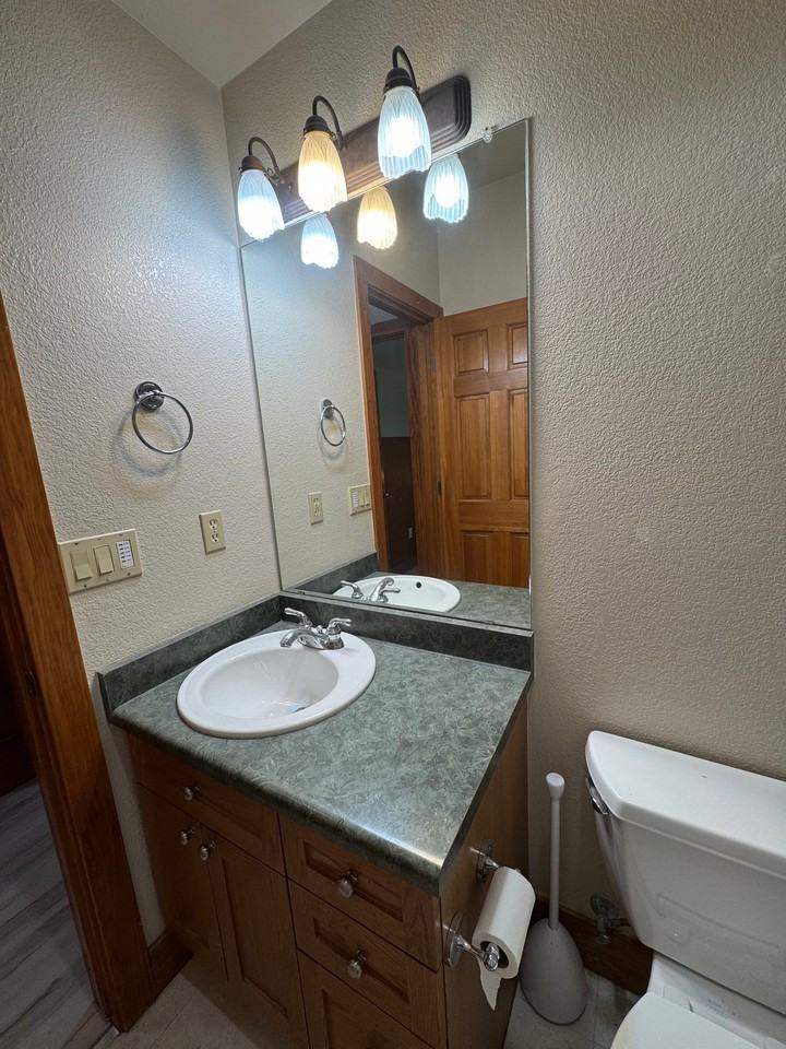 1012 Pinefield Ln - Photo 5 of 16