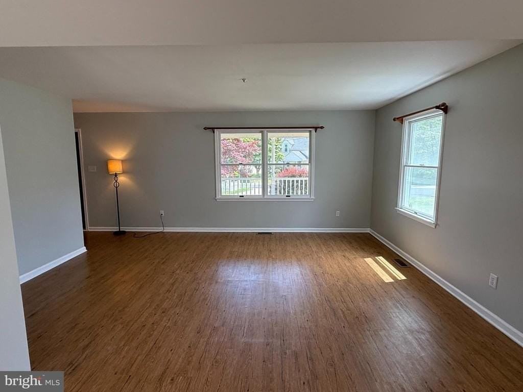154 3rd Ave - Photo 6 of 20