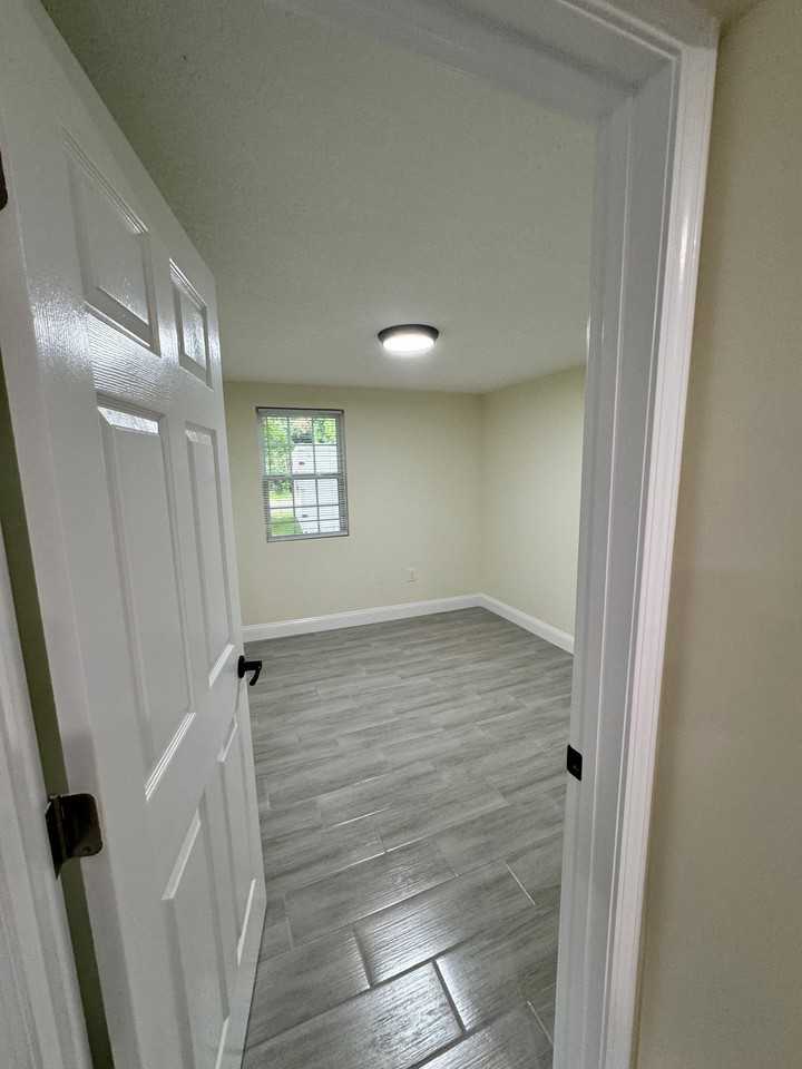 810 Baker Ave #1 - Photo 4 of 5