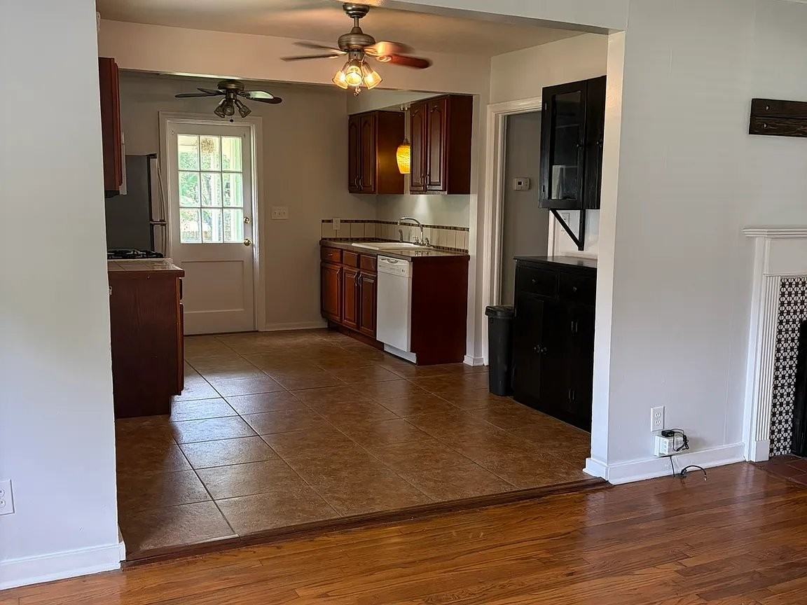 2503 Richard Ave - Photo 3 of 8