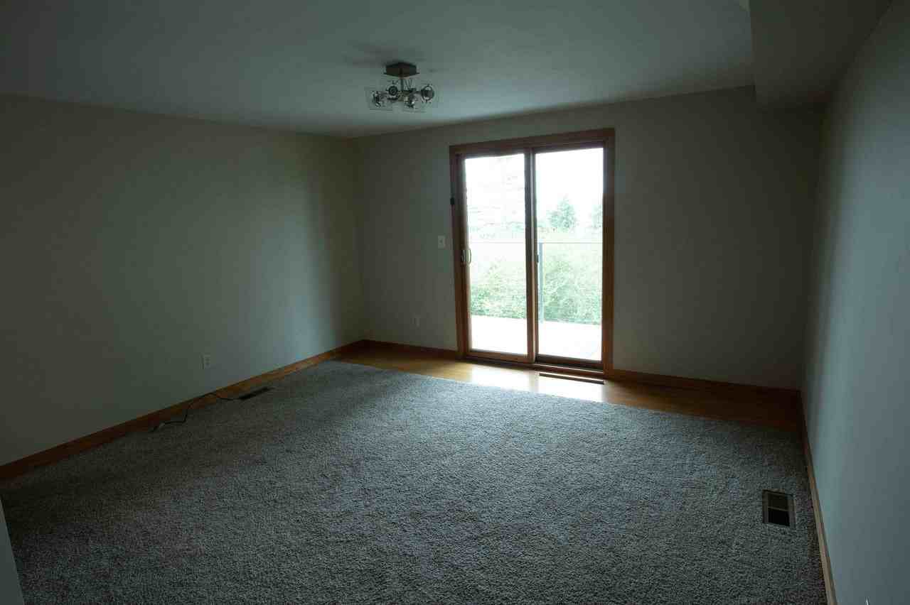 916 Hilldale Ave - Photo 2 of 13