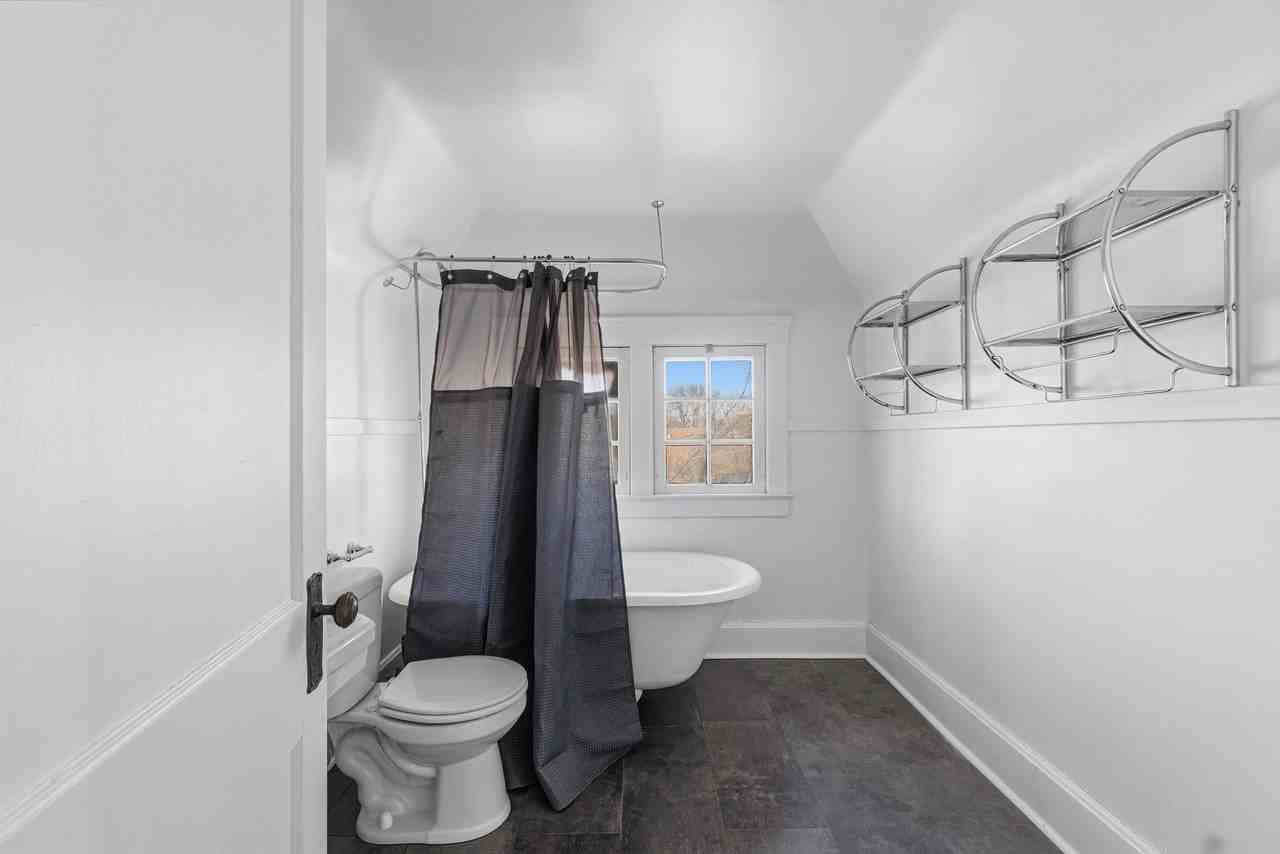 14605 S Woodland Rd - Photo 7 of 9