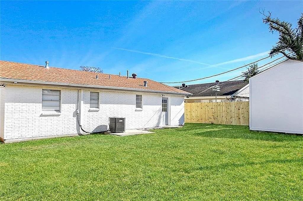 1536 Redwood Dr - Photo 2 of 13
