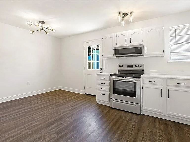 1536 Redwood Dr - Photo 3 of 13