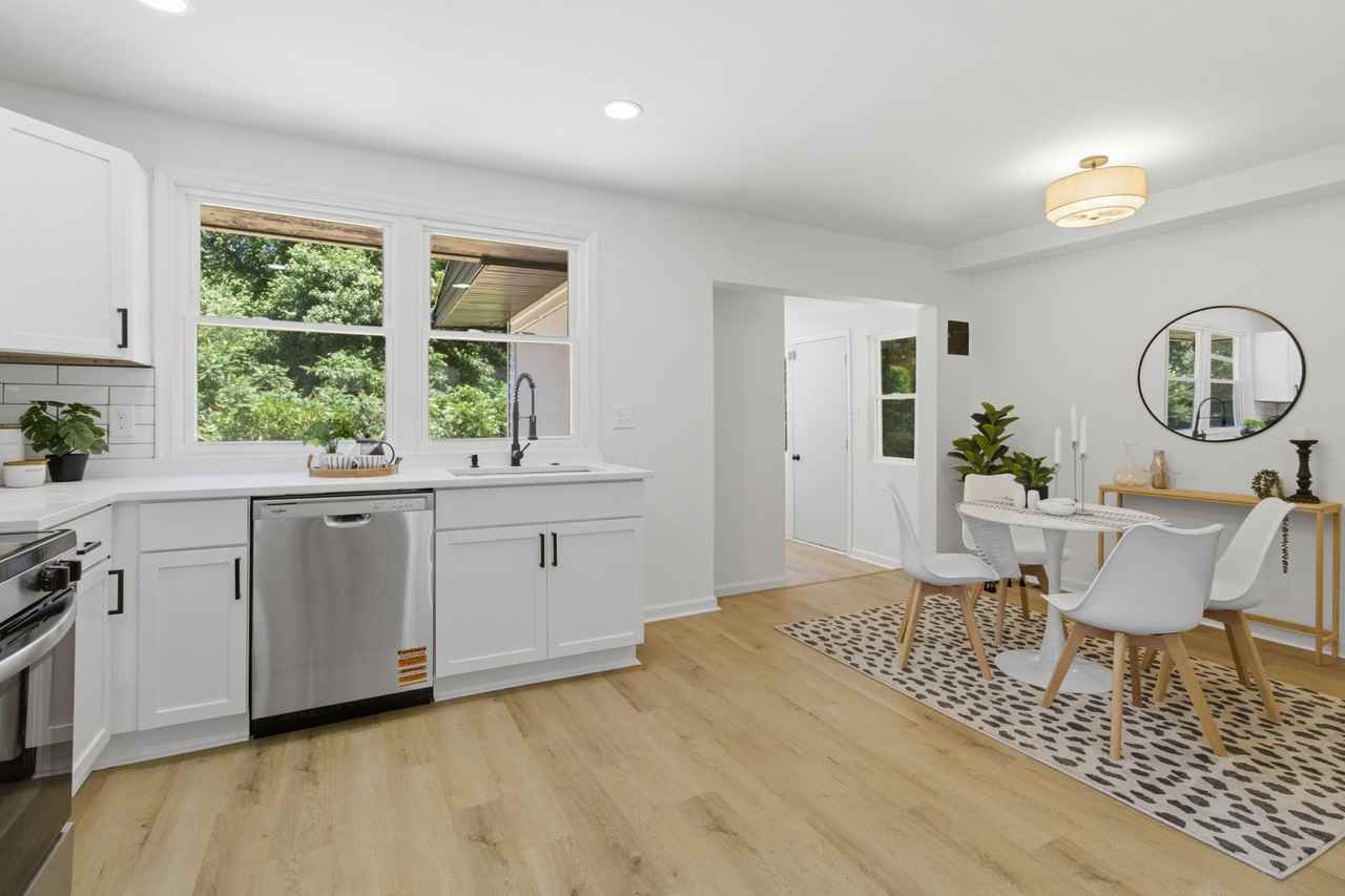 2009 Longview Ave - Photo 6 of 16