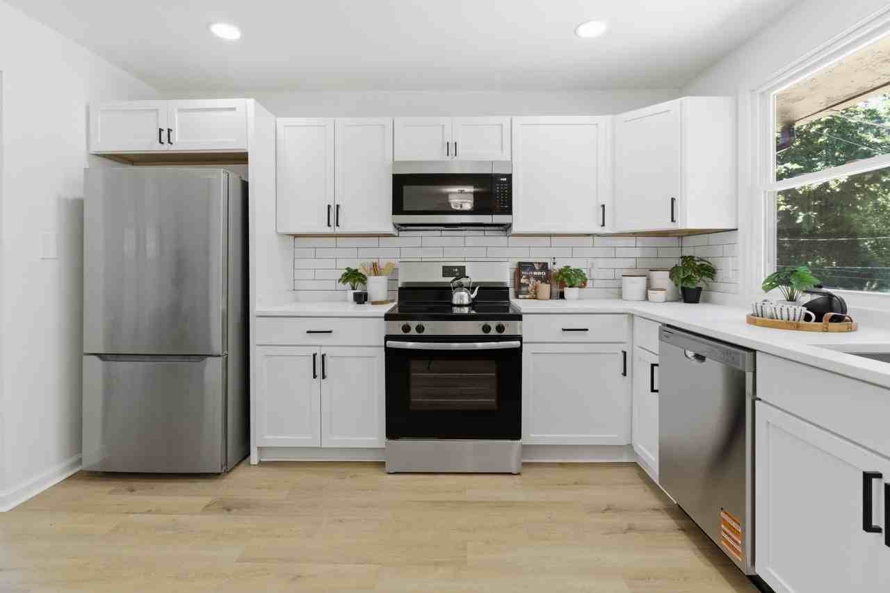 2009 Longview Ave - Photo 7 of 16