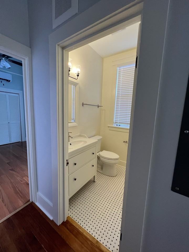 514 E 8th St #A - Photo 2 of 16