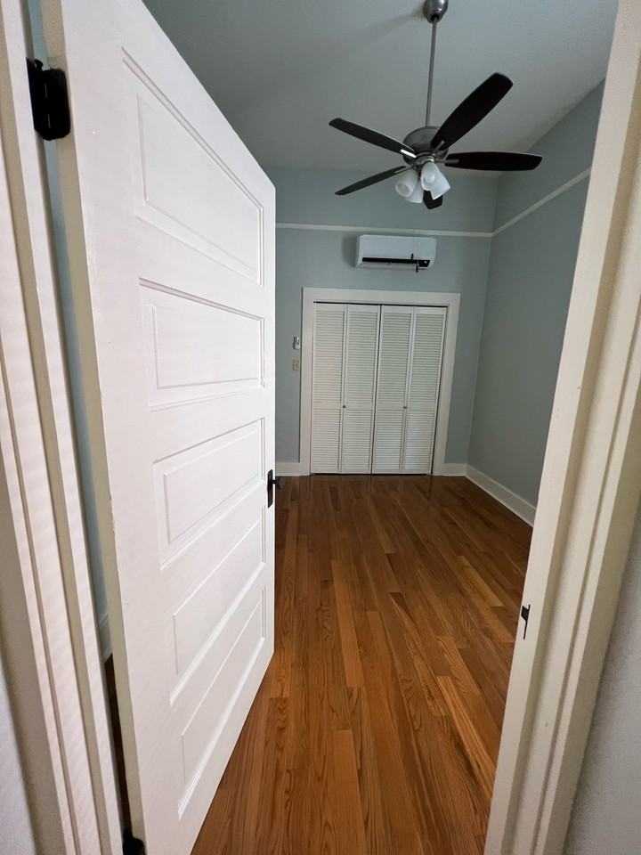 514 E 8th St #A - Photo 4 of 16