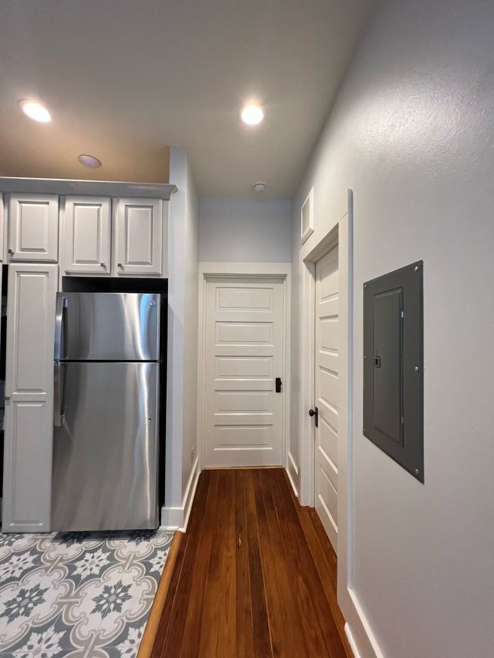 514 E 8th St #A - Photo 5 of 16