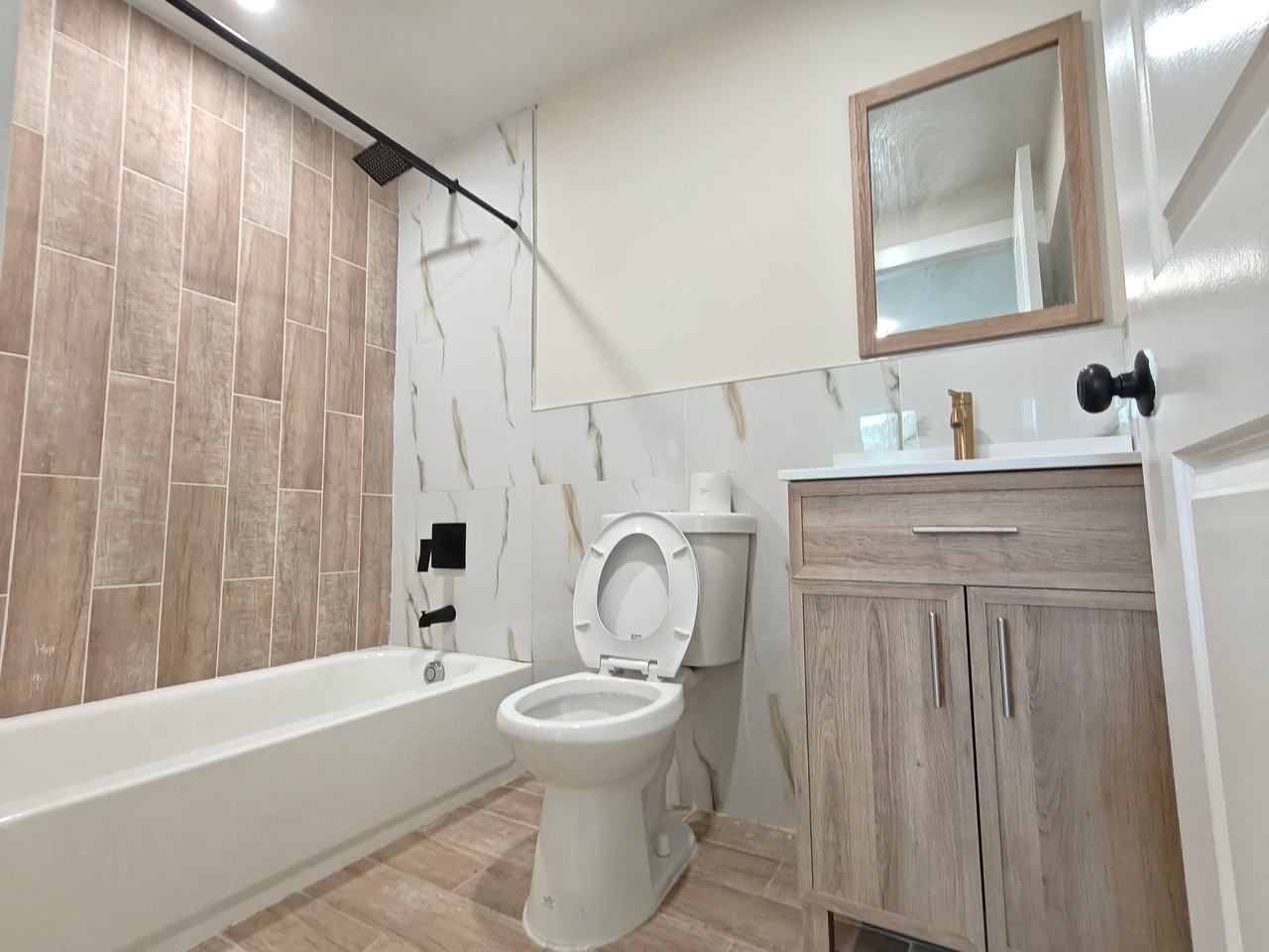 110 W Broadway #1 - Photo 5 of 7