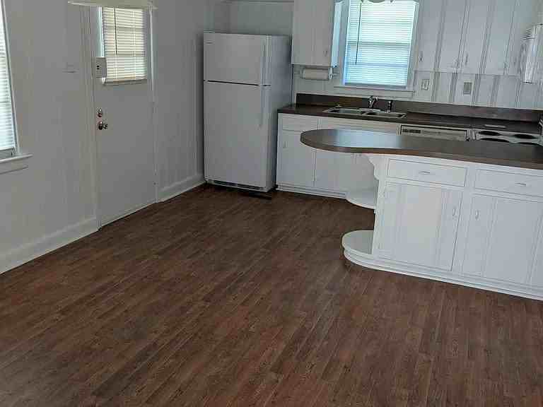 2109 N Berkeley Blvd - Photo 3 of 14
