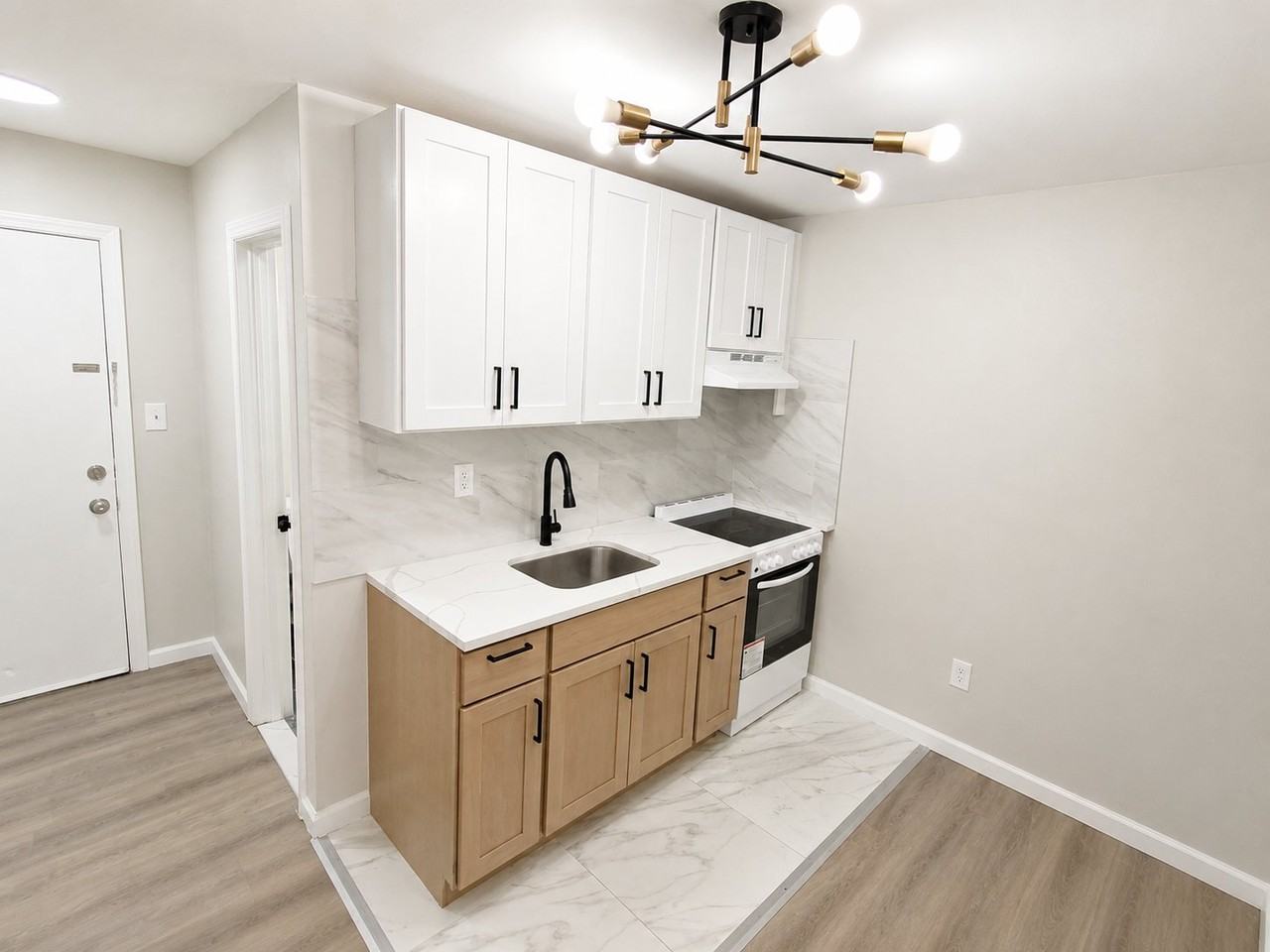 8 Straight St #5 - Photo 6 of 7