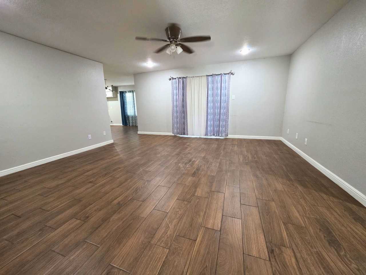 209 E Eller Ave - Photo 3 of 20