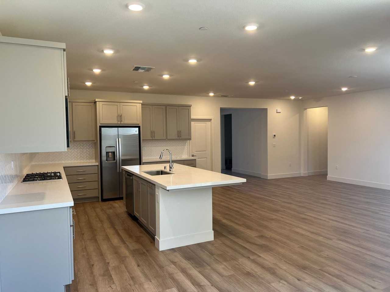 5256 Ironwood Ave - Photo 5 of 20