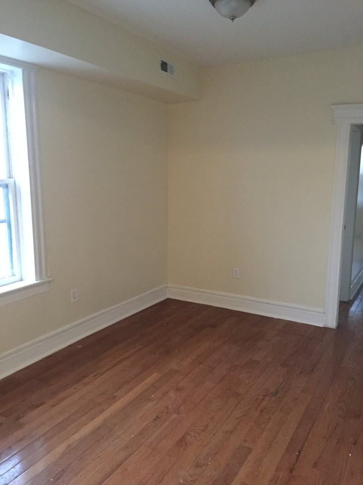 1422 Springfield Ave #2 - Photo 4 of 6