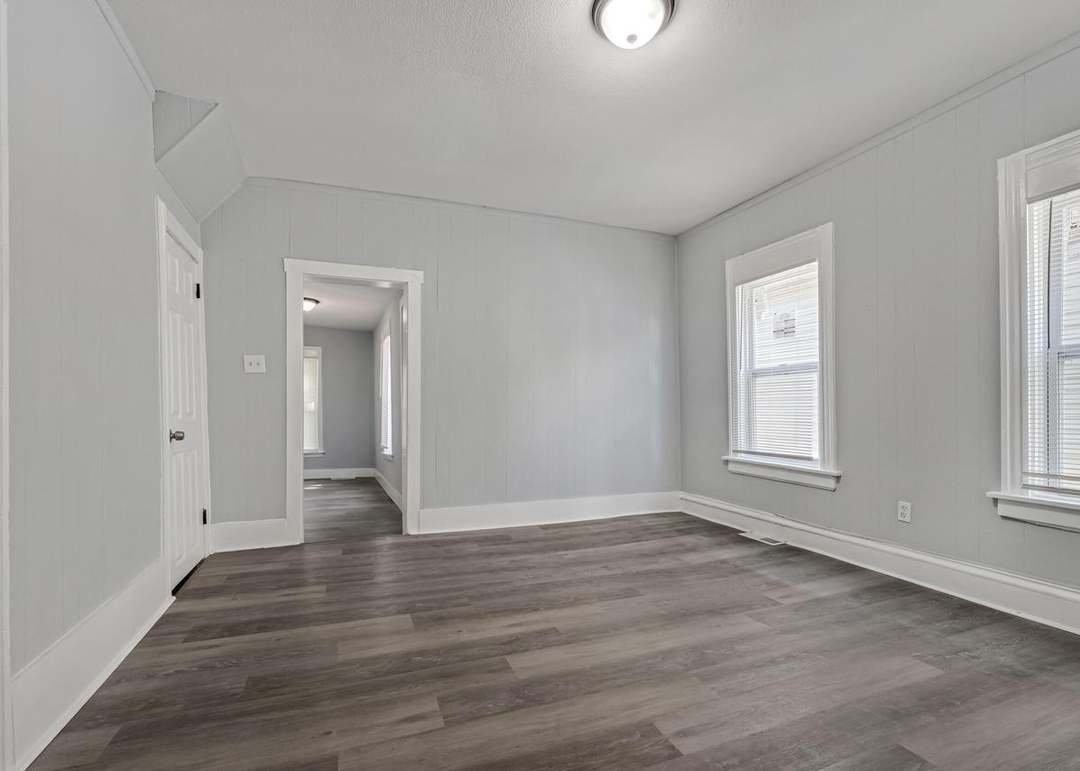 2132 S 23rd St - Photo 3 of 6