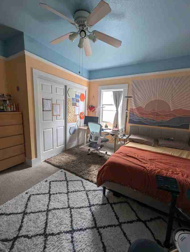 1359 Vine St - Photo 2 of 10