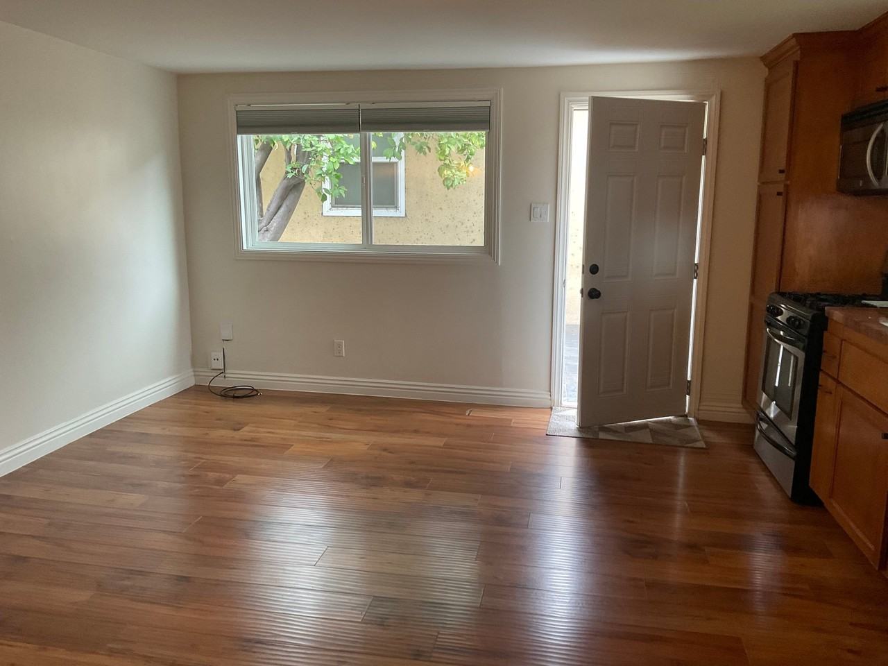 2421 N Lincoln St #A - Photo 3 of 13
