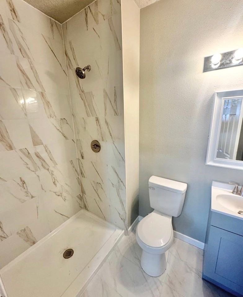 904 W 13th St - Photo 3 of 7
