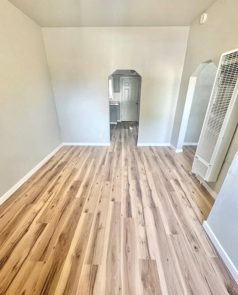 904 W 13th St - Photo 5 of 7