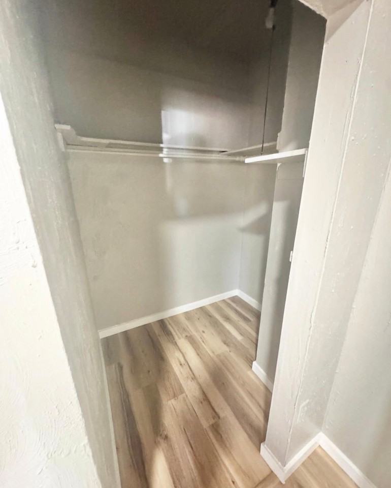 904 W 13th St - Photo 7 of 7
