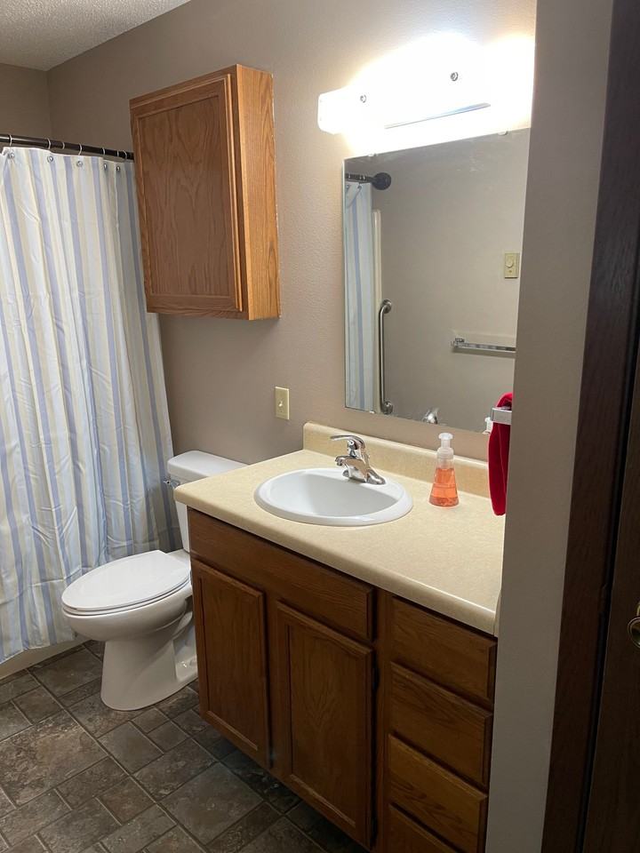 401 E Thomas Ave #3 - Photo 3 of 4